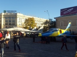 К параду: на площади Свободы выставлена военная техника