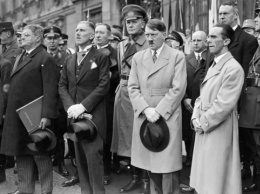 Гей и садомазохист: всплыла скандальная информация об Адольфе Гитлере