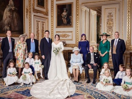 Кенсингтонский дворец опубликовал официальные снимки со свадьбы принцессы Евгении и Джека Бруксбэнка