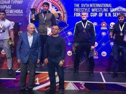 Крымские борцы завоевали четыре медали на соревнованиях в Нефтеюганске