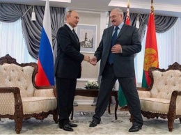 «Лукашенко чуть ли не сел на шпагат»: в сети высмеяли рост Путина