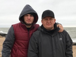 Отец Нурмагомедова обвинил дядю бойца во вранье о гражданстве Украины