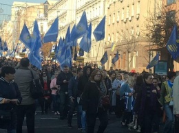 Большие зарплаты, меньше тарифы: в Киеве организовали акцию протеста профсоюзов (ФОТО, ТРАНСЛЯЦИЯ)