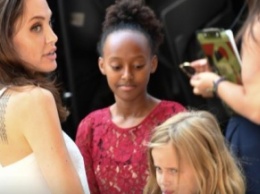 Помятая Анджелина Джоли изуродовала 10-летнюю дочь