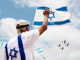 Израиль нанес авиаудар по 20 военным целям в секторе Газа