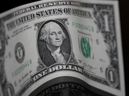 Впервые за 45 лет: доллару предсказали рекордное падение