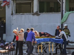 Пули в стенах и следы от тел в коридорах: в сети показали жуткие кадры последствий бойни в Керчи