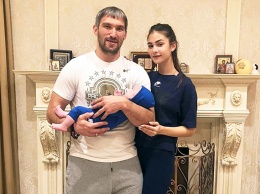Александр Овечкин и Анастасия Шубская впервые показали двухмесячного сына