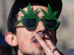 В Канаде мужчине выписали штраф за неправильное курение марихуаны