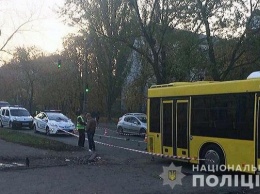 В Киеве автобус насмерть переехал мужчину, лежавшего на дороге после драки