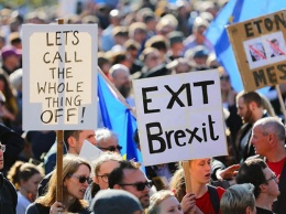 В Лондоне 700 тысяч британцев потребовали новый референдум по Brexit