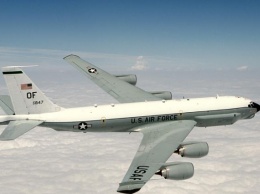 Стратегический самолет ВВС США провел разведку у морских границ РФ в Баренцевом море