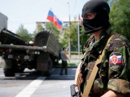 На Донбассе один боевик подорвал себя гранатой, другой топором избил командира