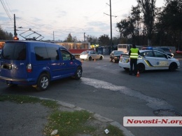 На перекрестке в Николаеве столкнулись «ВАЗ» и «Фольксваген» - пострадала женщина