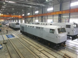 На Крюковском вагоностроительном заводе показали, как достраивают американские тепловозы для "УЗ"