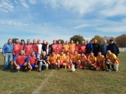 Ветераны николаевского футбола провели традиционный матч в Александровке