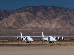 Самолет Stratolaunch вскоре будет завершен