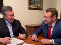 Пошел на попятную: адвокат Януковича заговорил о выступлении по видеосвязи