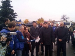 Посол США посетила Луганщину и побывала в КПВВ "Станица Луганская"