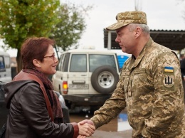 Посол США встретилась с украинскими военными на Донбассе