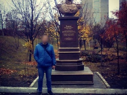 «Палач, каратель и прихвостень»: в Алчевске появился очередной странный памятник (фото)