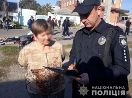 Николаевские полицейские накрыли самогонную точку на улице Андреева. Спирт уничтожили на месте
