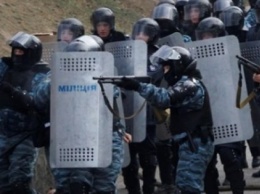Адвокат экс-"беркутовцев" назвал активистов боевиками, а Майдан - терактом