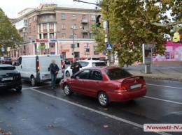 Из-за аварии на перекрестке Центрального проспекта с улицей Декабристов образовалась большая автомобильная пробка