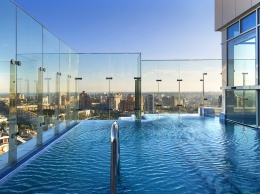 Аваков-иладший купил квартиру в небоскребе с бассейном на крыше