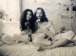 Об отношениях Джона Леннона и Йоко Оно хотят снять фильм