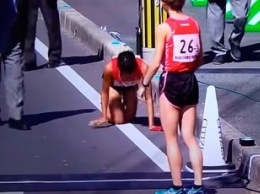 Японская бегунья приползла к финишу марафона на четвереньках