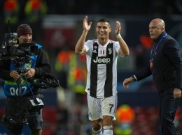 "Олд Траффорд" под скандирование Viva Ronaldo и овациями провожал Роналду с поля