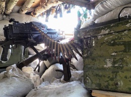 Боевики на Донбассе продолжают обстрелы: ранены двое бойцов ВСУ