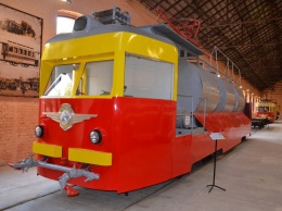 Экспозицию музея «Горэлектротранса» пополнил трамвай, который тридцать лет мыл одесские улицы