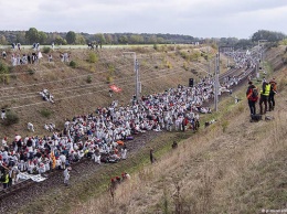 В ФРГ полиция возбудила дела против 400 экологических активистов