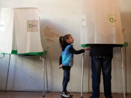 На выборах в Грузии лидируют Саломе Зурабишвили и Григол Вашадзе
