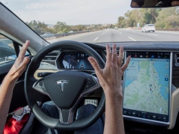 Tesla теперь умеет ехать по маршруту навигатора