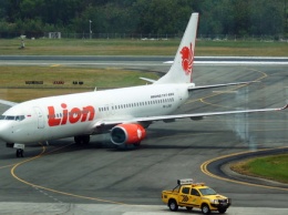 Один из пассажиров снял на видео момент крушения Boeing 737 вблизи Индонезии: жуткие кадры