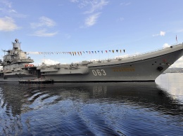 В Мурманске утонул плавучий док, где ремонтировали крейсер "Адмирал Кузнецов". Четыре человека ранены