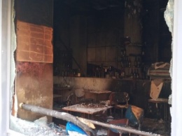 Загорелся сам или помогли: в центре Днепра сгорел ресторан
