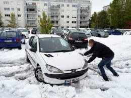 Францию засыпало снегом. Замело и Испанию