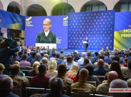 Тимошенко убеждена, что женщины уберегли бы армию от многих поражений