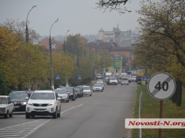 В Николаеве из-за перекрытого Херсонского шоссе и светофора огромная пробка