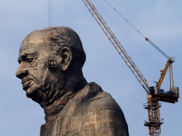 В Индии открыли самую высокую статую в мире: в сети появились первые фото