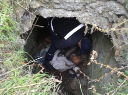 На Николаевщине спасатели достали из канализационного люка мужчину