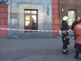 В Днепре «заминировали» апелляционный суд: перекрыли часть проспекта Яворницкого