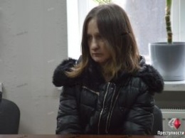 В Николаеве приступили к суду над матерью, которая бросила своего ребенка с моста. Она настаивает, что выпустила его случайно