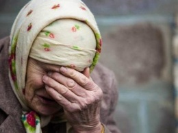 Украинцы в панике из-за пенсионного новшества: деньги заберут, и карточку заберут