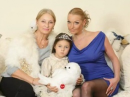 Анастасия Волочкова пожаловалась на отношения с матерью