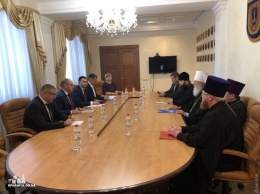 Губернатор поговорил с представителями Московского и Киевского патриархатов о недопущении провокаций: диалога не получилось